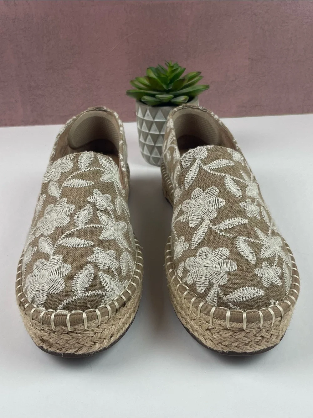 Joie Tan White Floral Embroidered Cara Espadrille Shoes Women Size 8.5